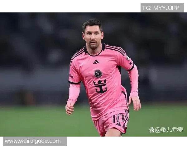 梅西独特足球技术解析:从控球到进攻的全面技巧与创新 梅西独特足球技术解析:从控球到进攻的全面技巧与创新